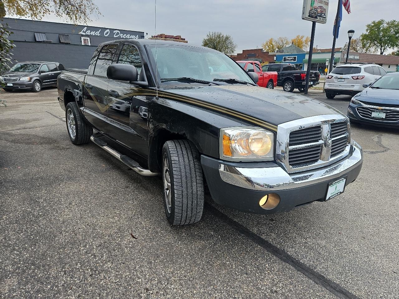 Dodge Dakota 4dr Quad Cab 131" WB 4WD SLT 2005