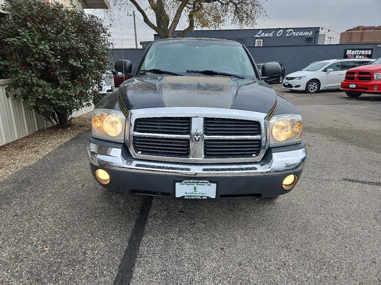 Dodge Dakota 4dr Quad Cab 131" WB 4WD SLT 2005