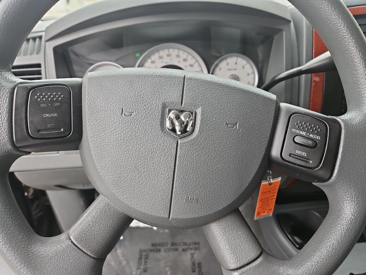 Dodge Dakota 4dr Quad Cab 131" WB 4WD SLT 2005
