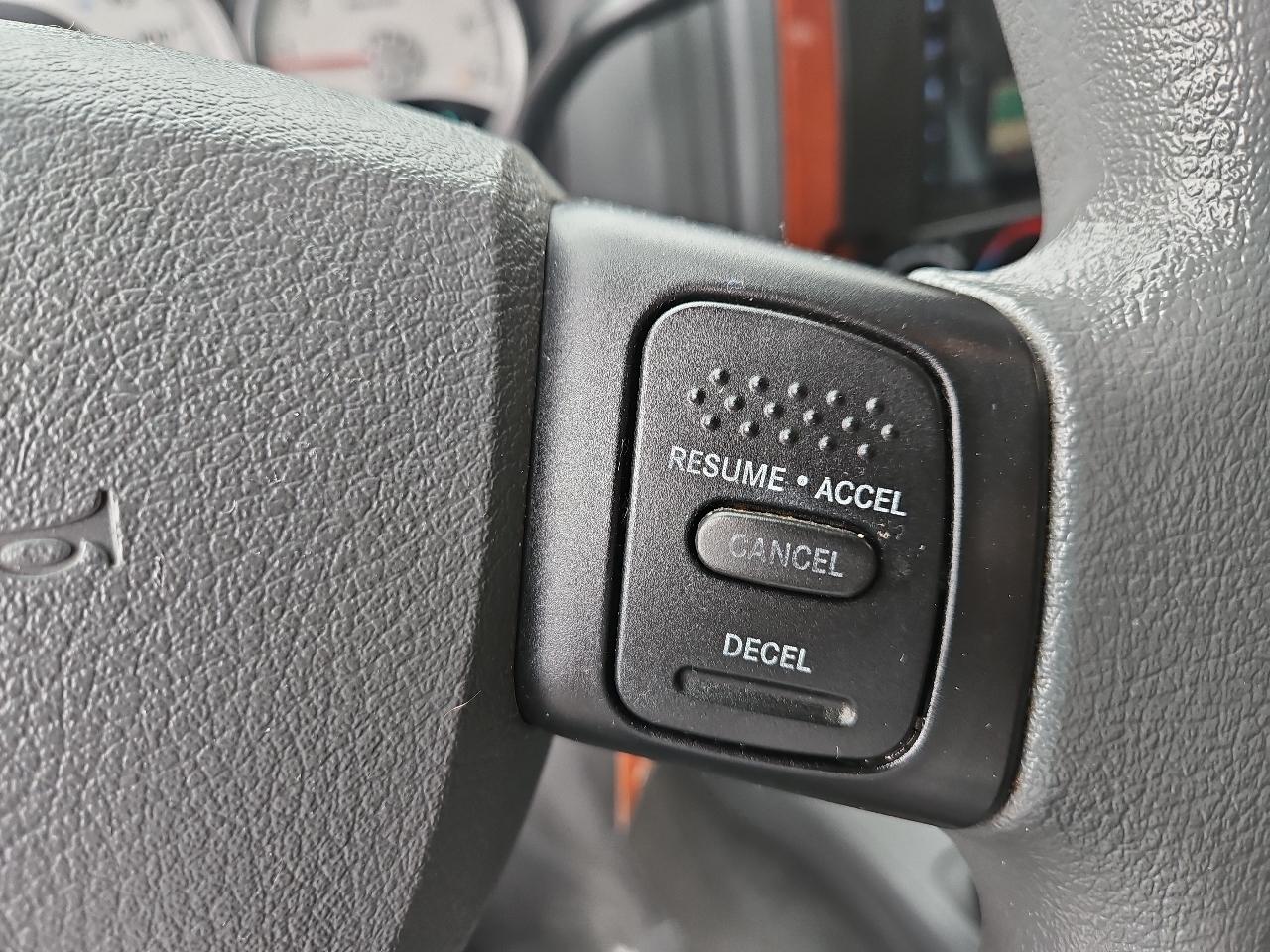 Dodge Dakota 4dr Quad Cab 131" WB 4WD SLT 2005