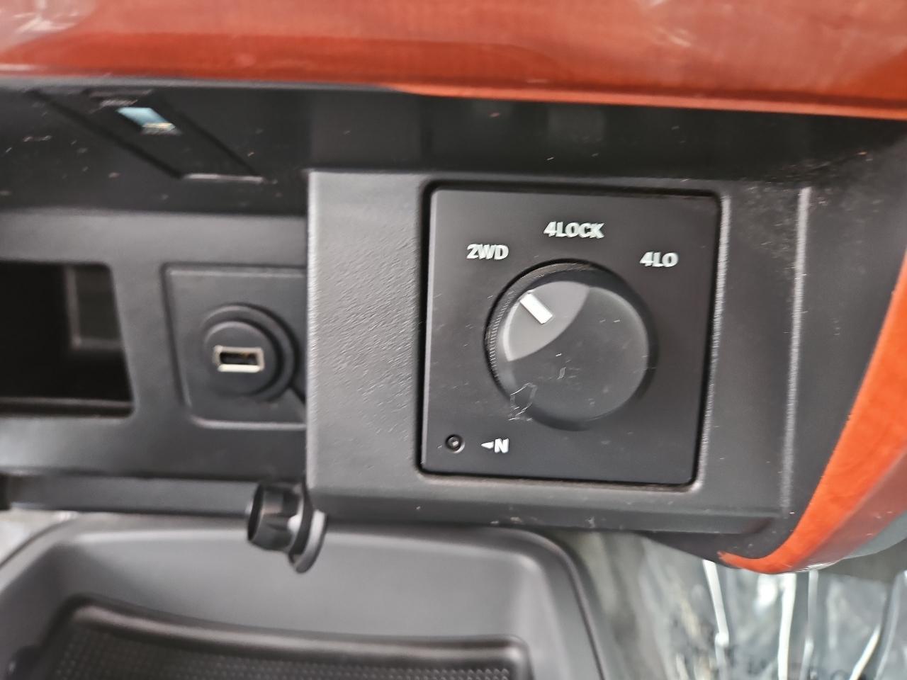 Dodge Dakota 4dr Quad Cab 131" WB 4WD SLT 2005