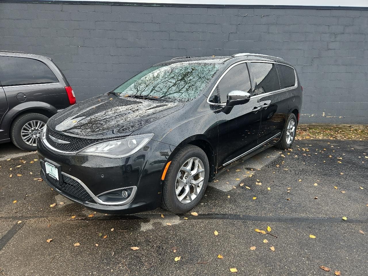 2017 Chrysler Pacifica Limited FWD