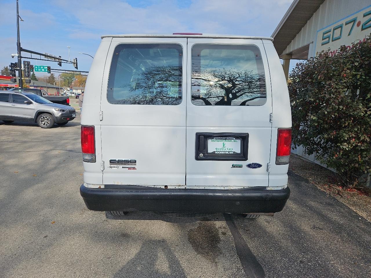 Ford Econoline Cargo Van E-250 Recreational 2012