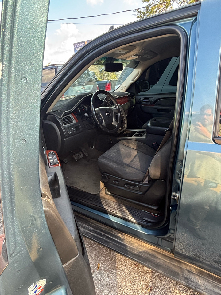 GMC Yukon SLE1 2WD 2010 GMC Yukon SLE1 2WD 2010