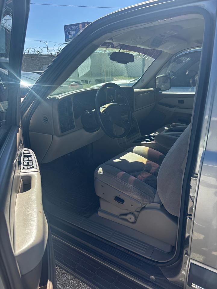 Chevrolet Tahoe 2WD 2003