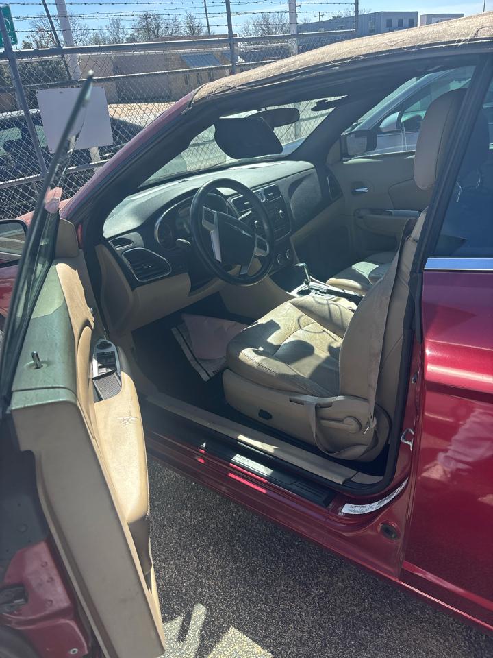 Chrysler 200 Touring Convertible 2011