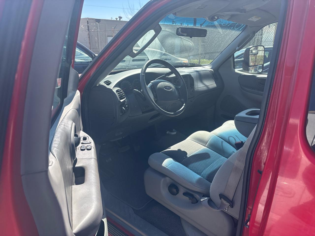 Ford F-150 XL SuperCab 2WD 2003