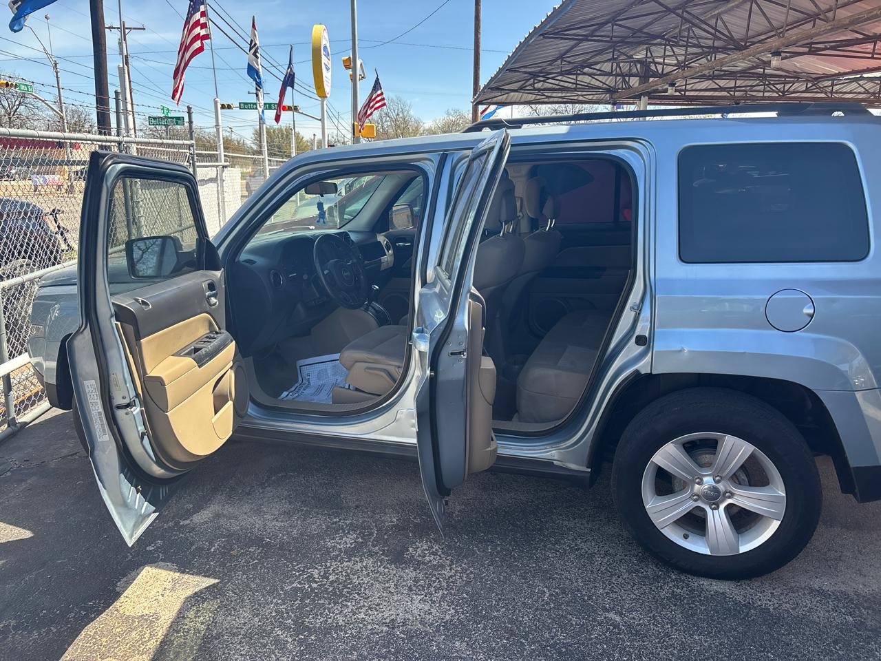 Jeep Patriot Latitude 2WD 2013