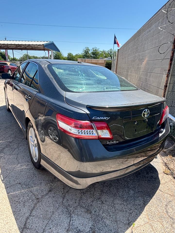 Toyota Camry Base 6-Spd AT 2011