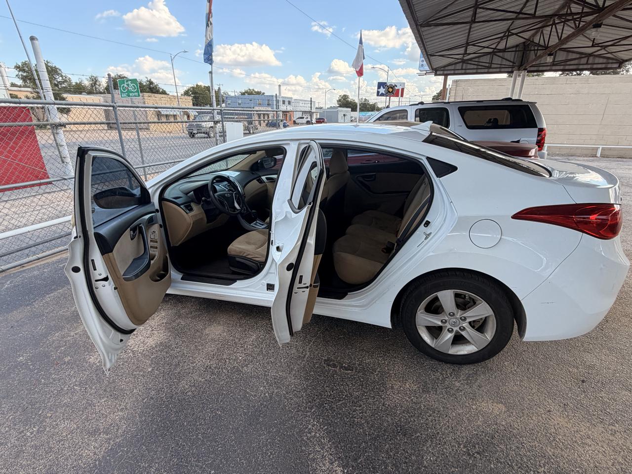 Hyundai Elantra Limited 2011