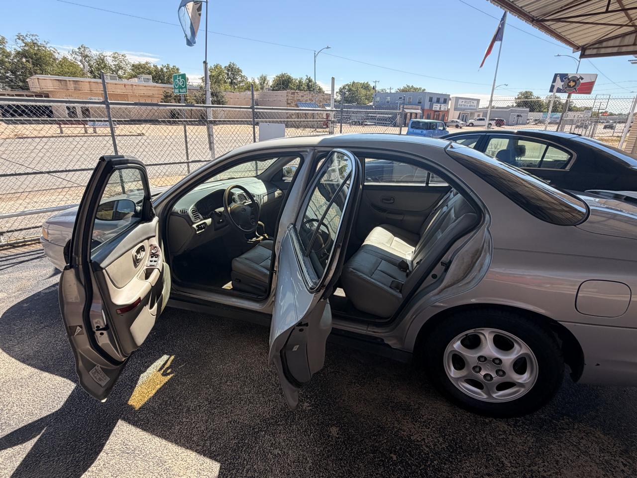 Oldsmobile Intrigue GLS 1999