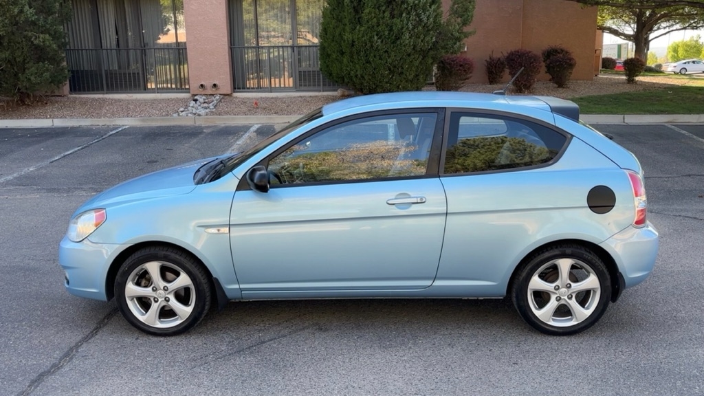 Hyundai Accent  2011