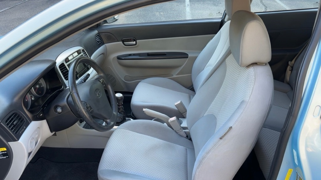 Hyundai Accent  2011