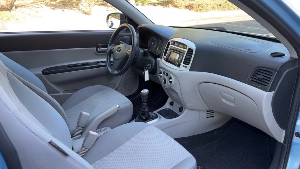 Hyundai Accent  2011