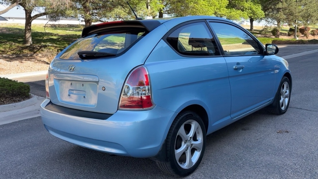 Hyundai Accent  2011