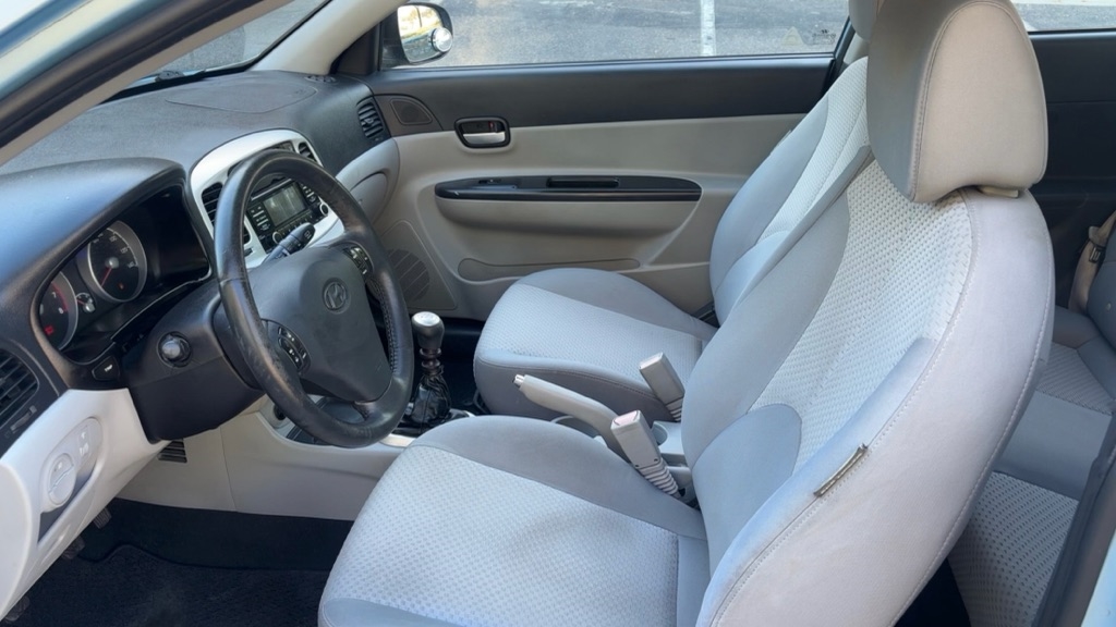 Hyundai Accent  2011