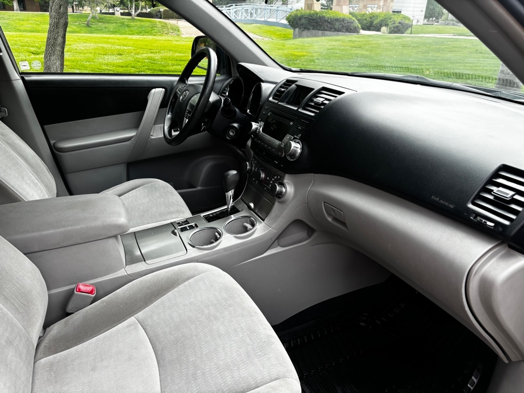 Toyota Highlander  2011