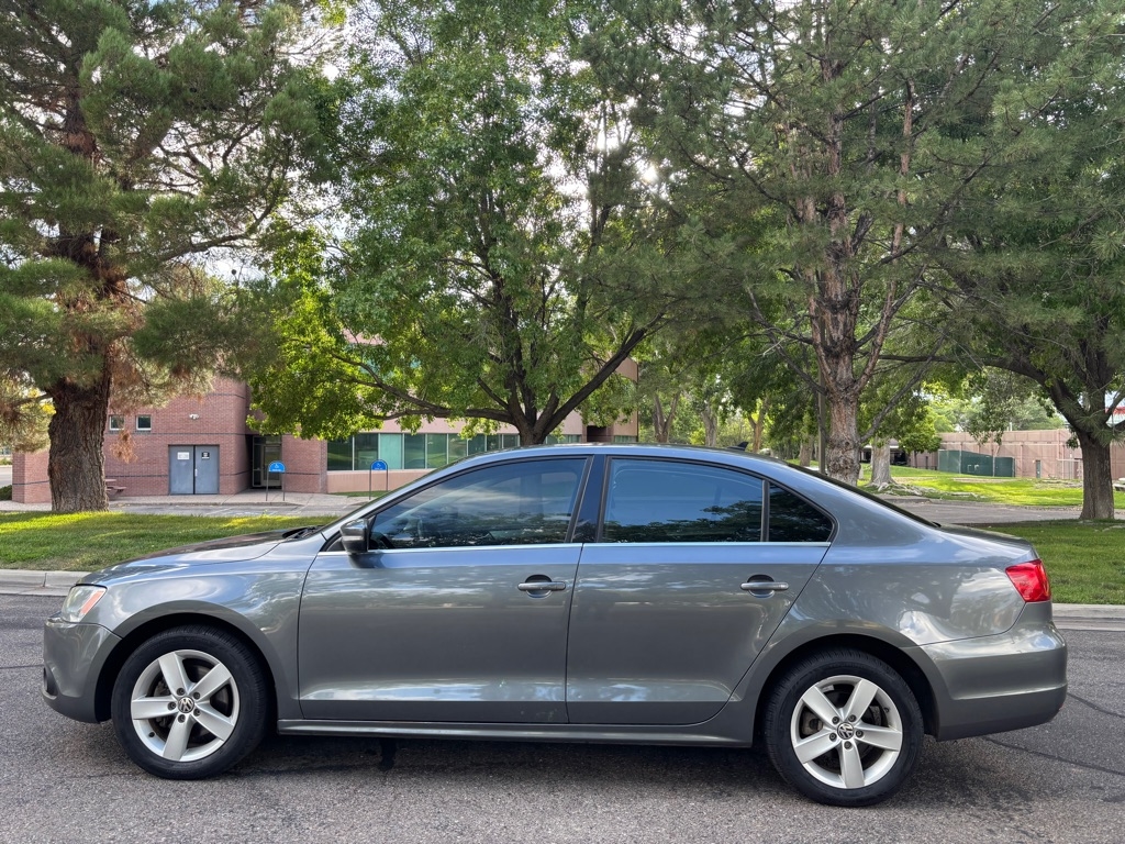 Volkswagen Jetta  2012