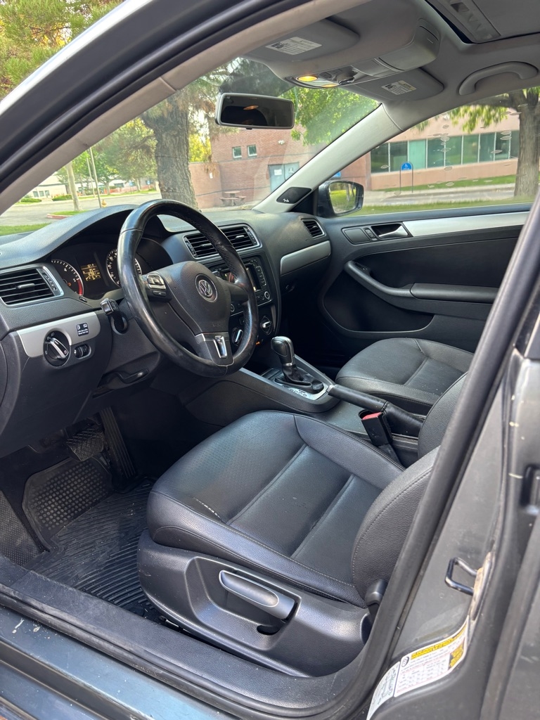 Volkswagen Jetta  2012