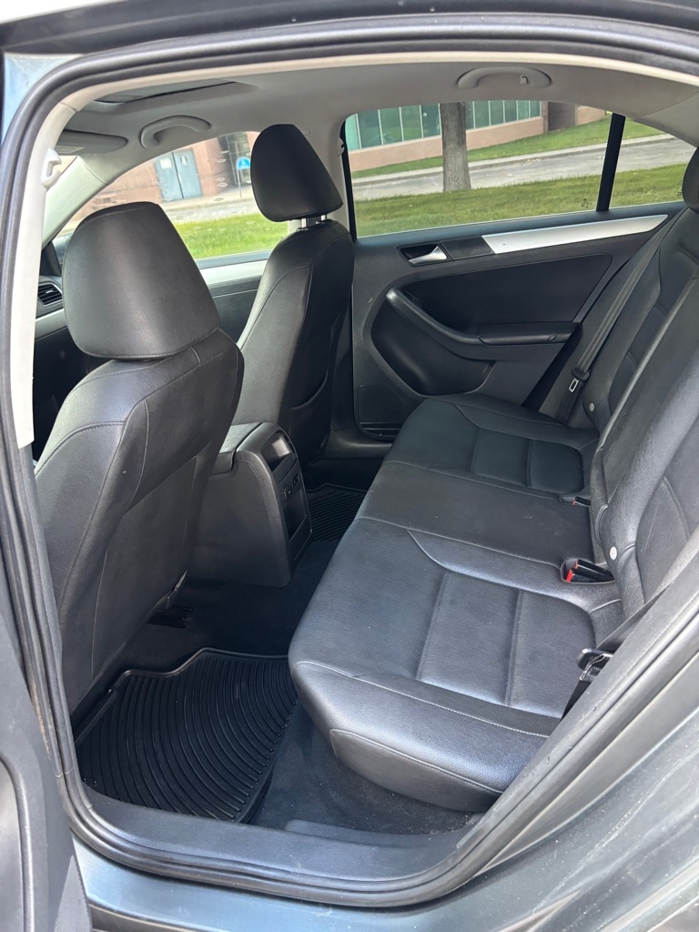 Volkswagen Jetta  2012