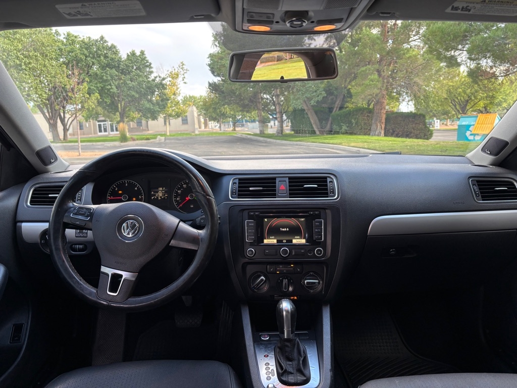 Volkswagen Jetta  2012