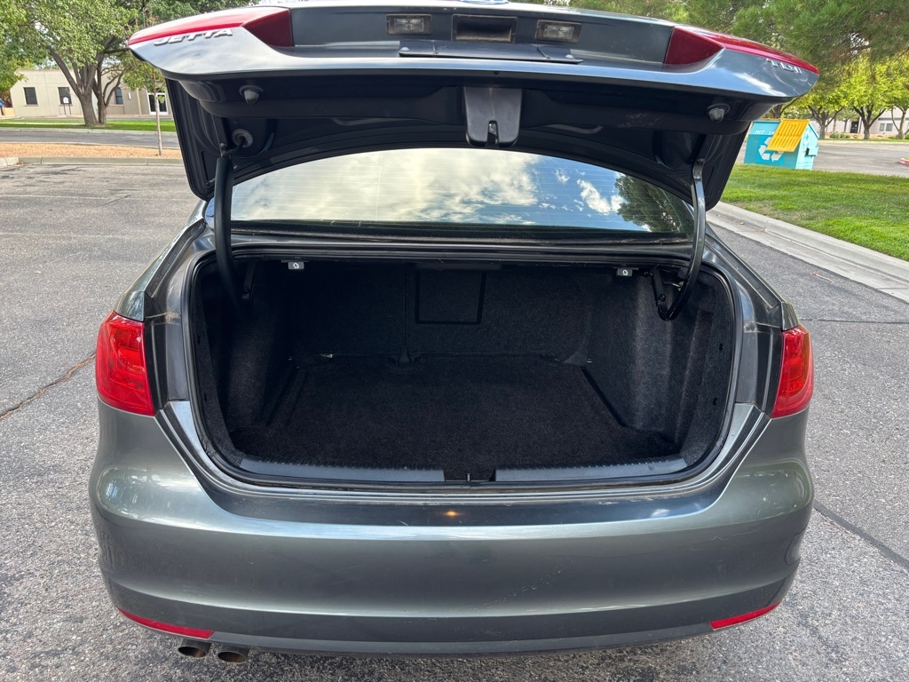 Volkswagen Jetta  2012