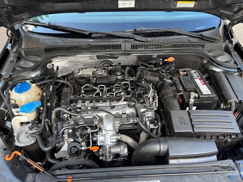 Volkswagen Jetta  2012