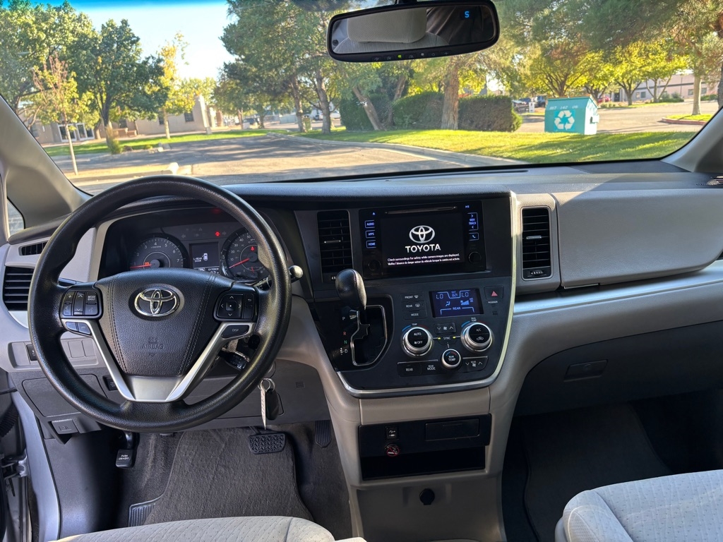 Toyota Sienna  2015