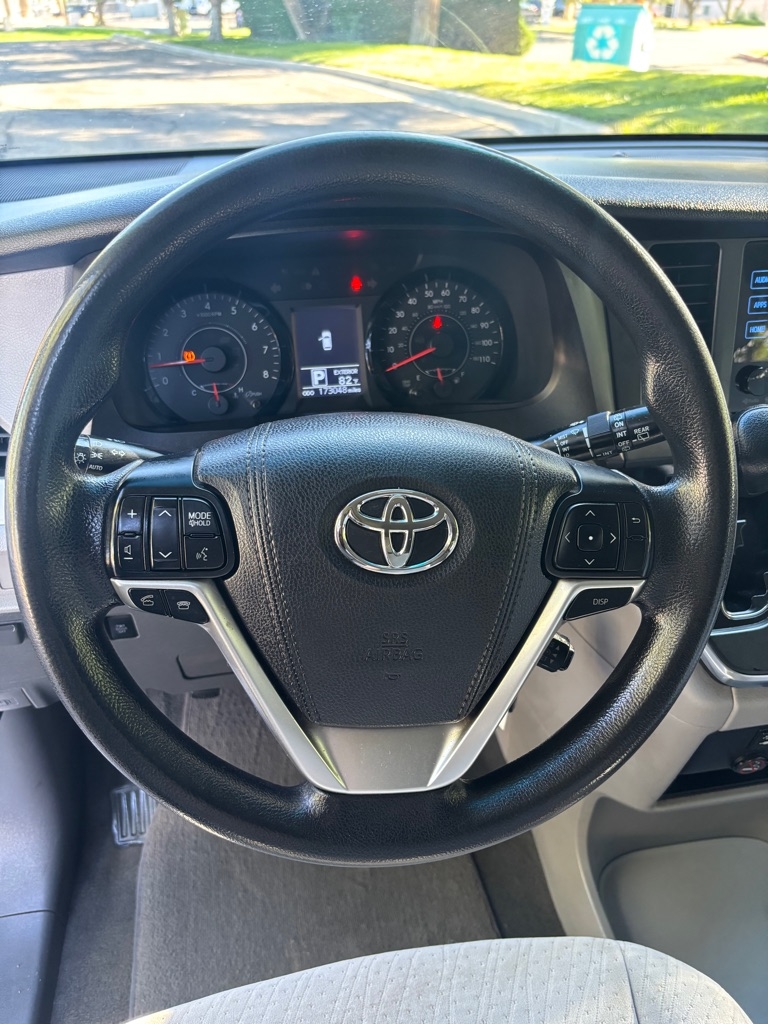 Toyota Sienna  2015