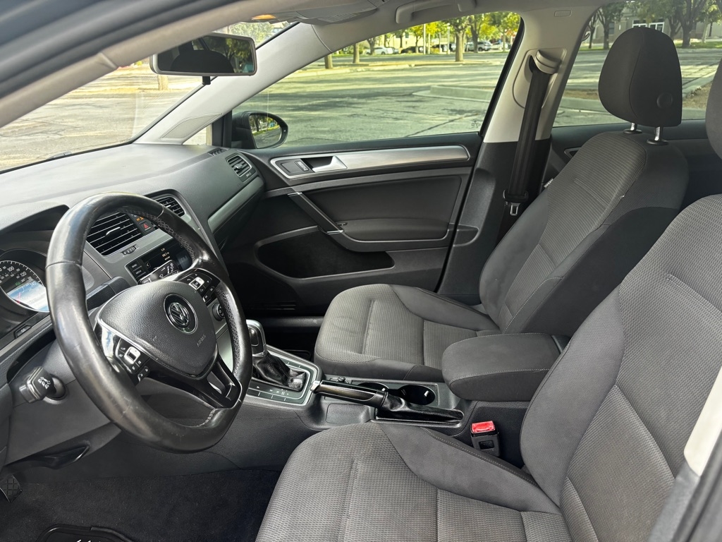 Volkswagen Golf  2017