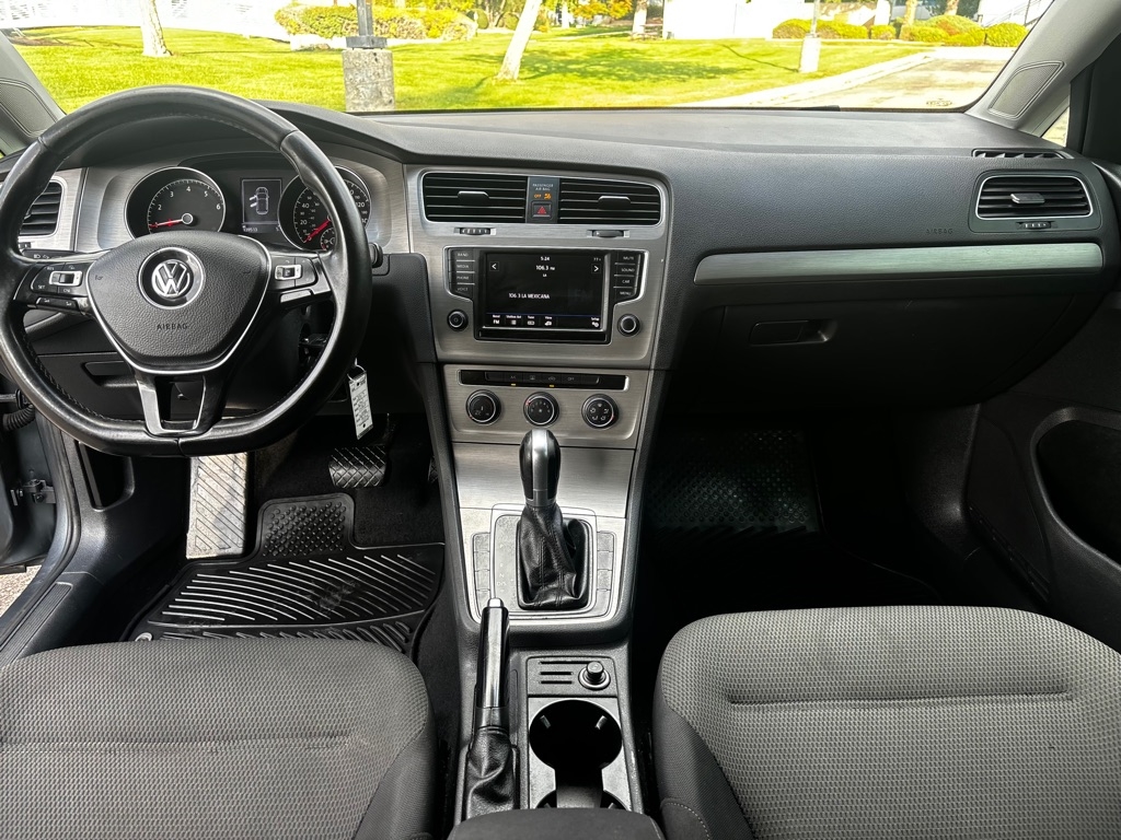 Volkswagen Golf  2017