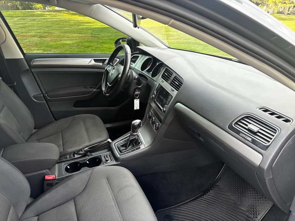 Volkswagen Golf  2017