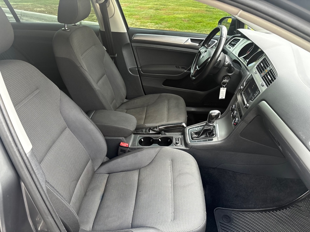 Volkswagen Golf  2017