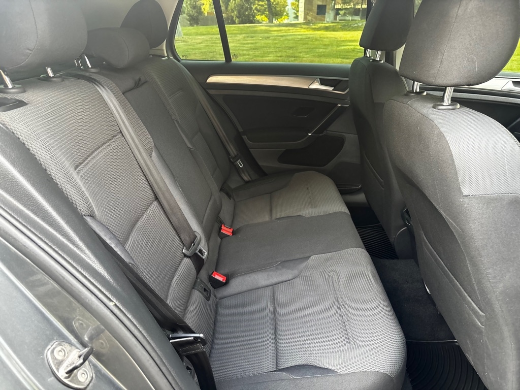 Volkswagen Golf  2017