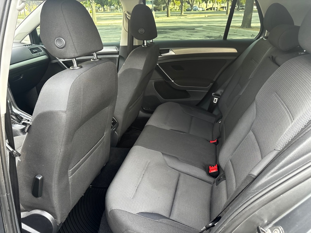 Volkswagen Golf  2017