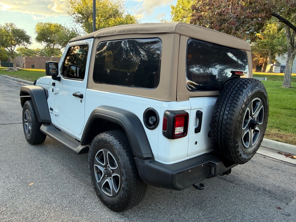 Jeep Wrangler Black and Tan 2020