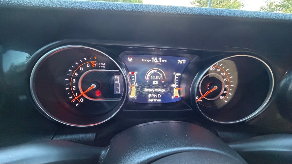 Jeep Wrangler Black and Tan 2020