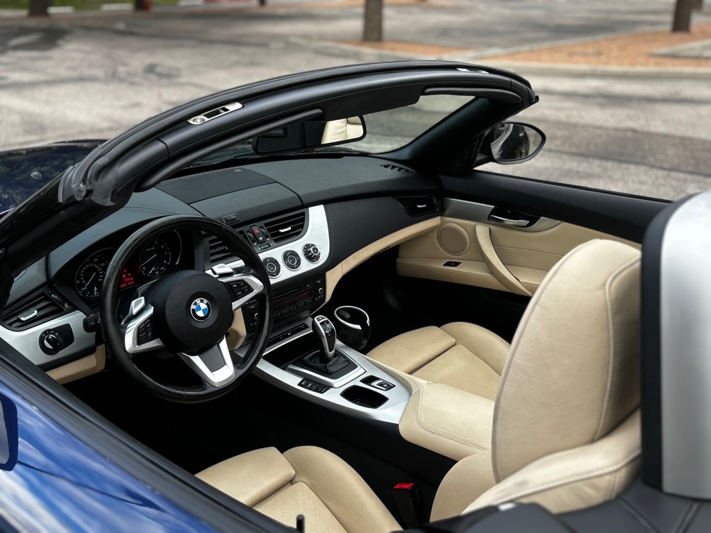 BMW Z4  2011 BMW Z4  2011