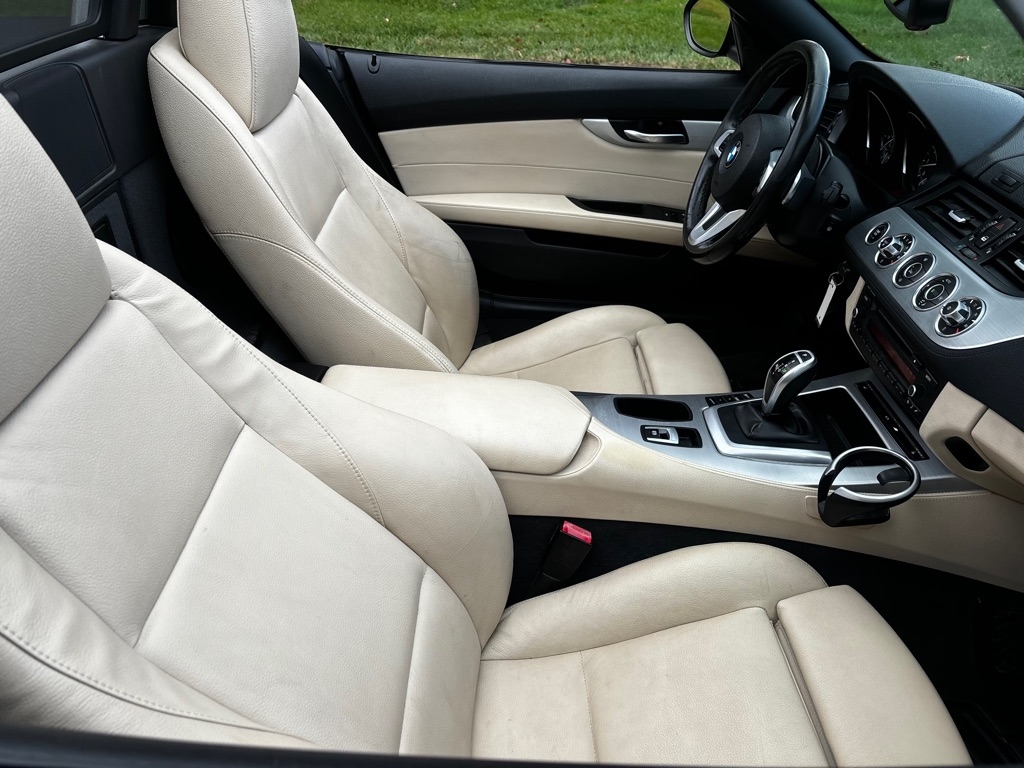 BMW Z4  2011 BMW Z4  2011