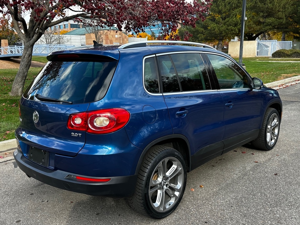 Volkswagen Tiguan  2010