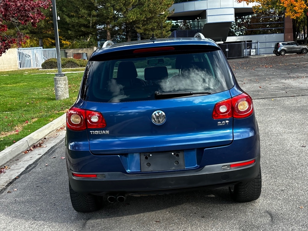 Volkswagen Tiguan  2010