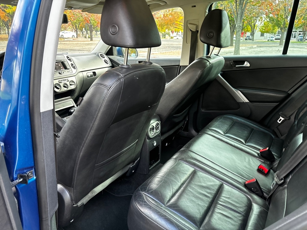 Volkswagen Tiguan  2010