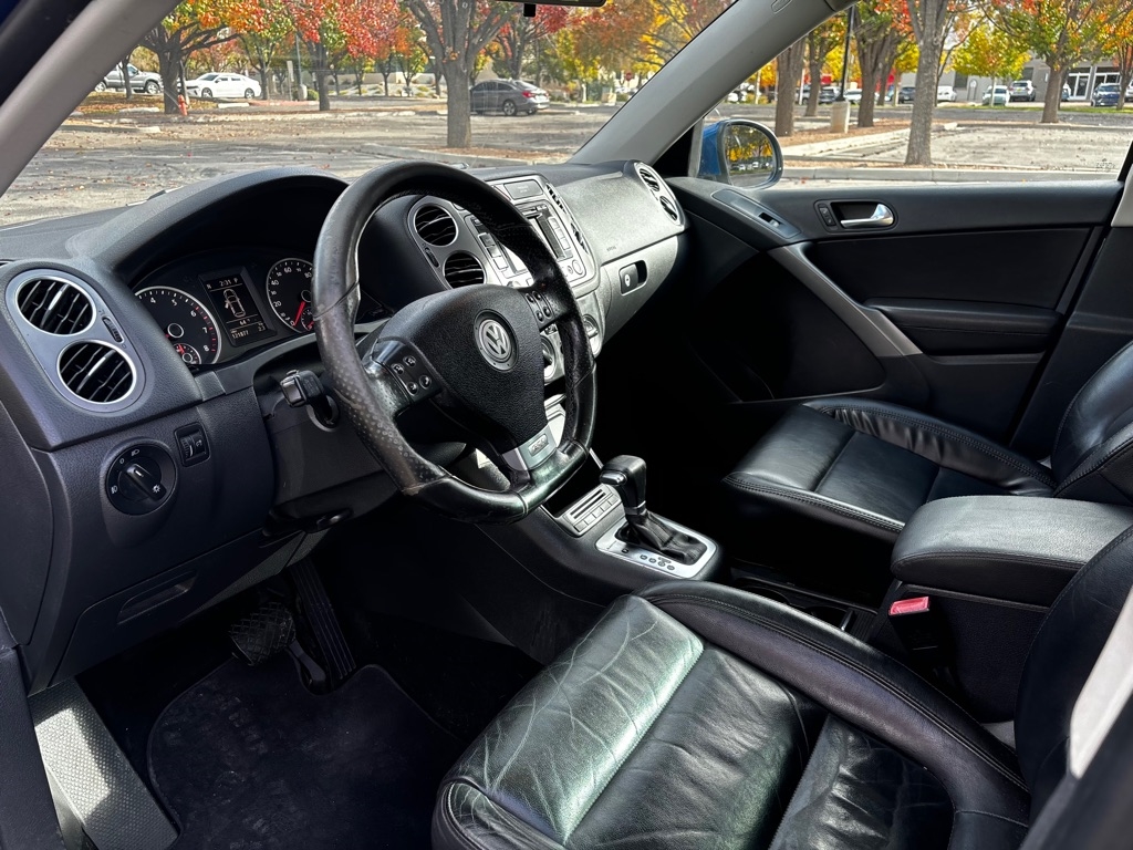 Volkswagen Tiguan  2010