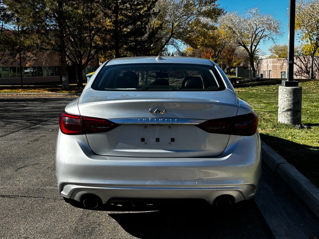 Infiniti Q50 3.0t LUXE 2018