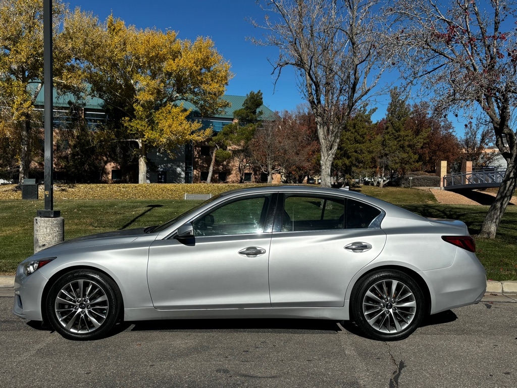 Infiniti Q50 3.0t LUXE 2018