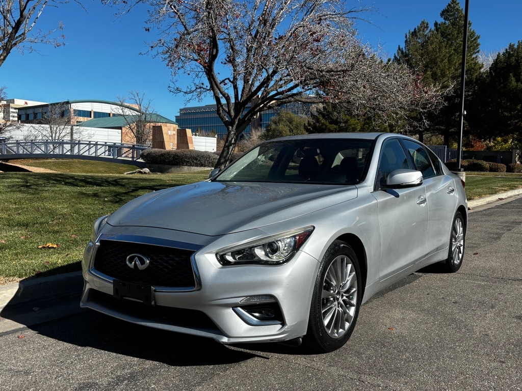 Infiniti Q50 3.0t LUXE 2018