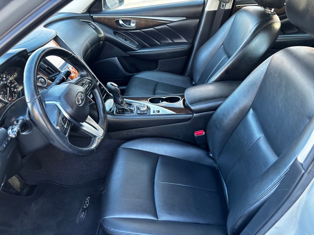 Infiniti Q50 3.0t LUXE 2018