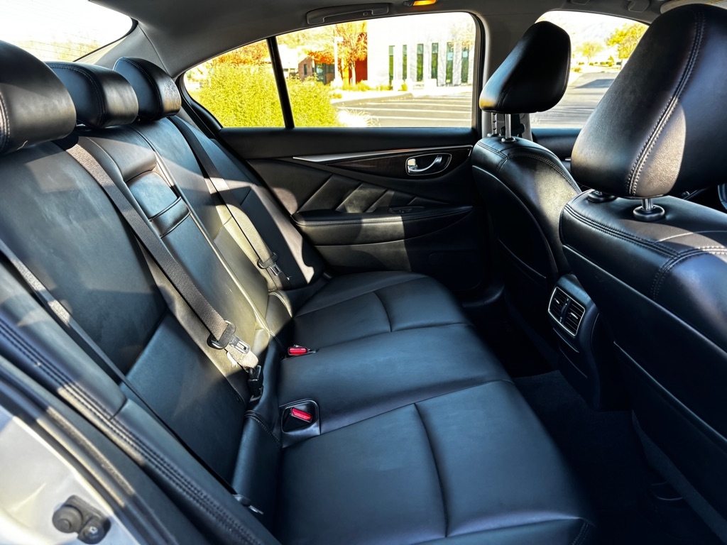 Infiniti Q50 3.0t LUXE 2018