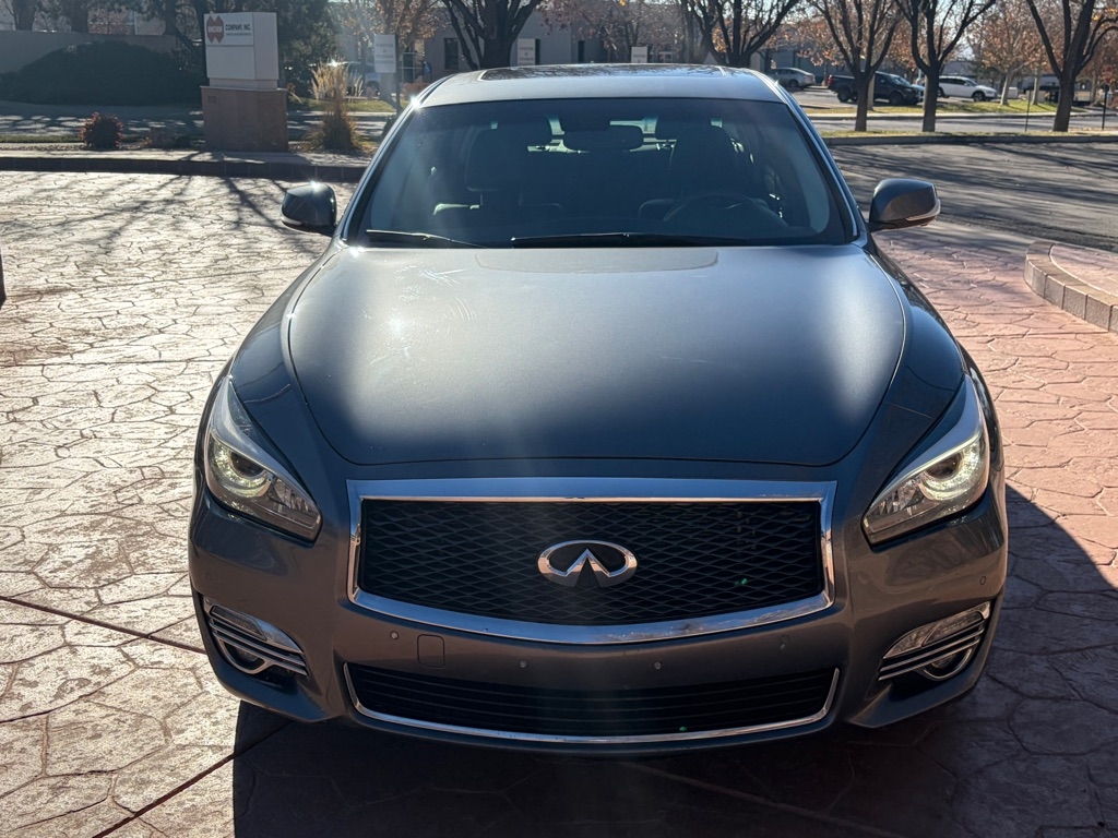Infiniti Q70L  2016