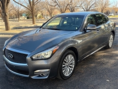 2016 Infiniti Q70L 